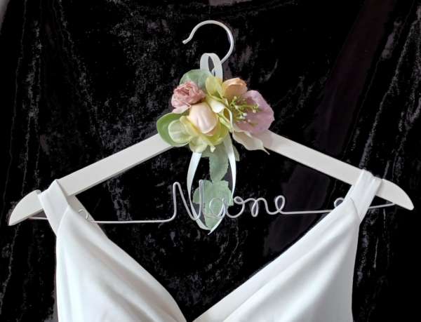 Kleiderbügel für Brautkleid