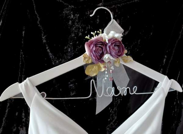 Personalisierter Hochzeitskleiderbügel