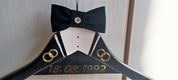 Hochzeits- Kleiderbügel für den Bräutigam