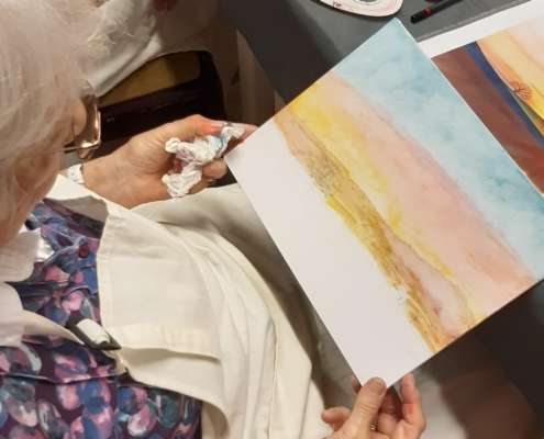 Malen in einer Seniorenwohnanlage